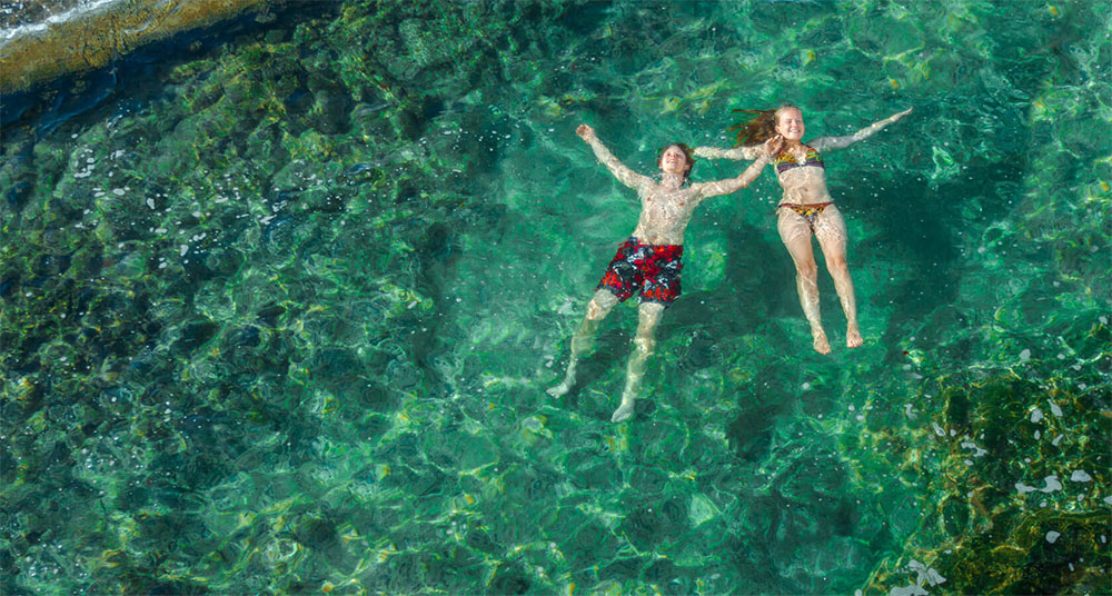 加那利群岛天然泳池俯瞰 © Turismo de Canarias, Alex Bramwell Lex Thoonen