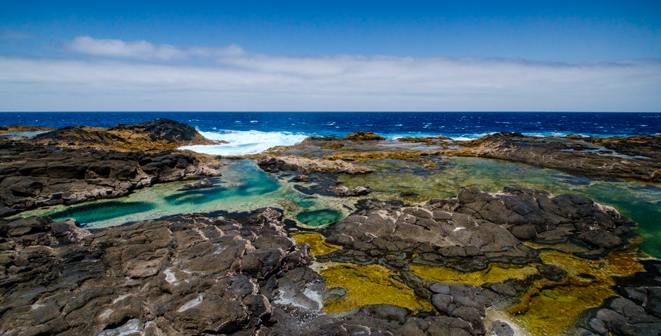 大加那利岛的洛斯查尔科内斯（Los Charcones）天然泳池