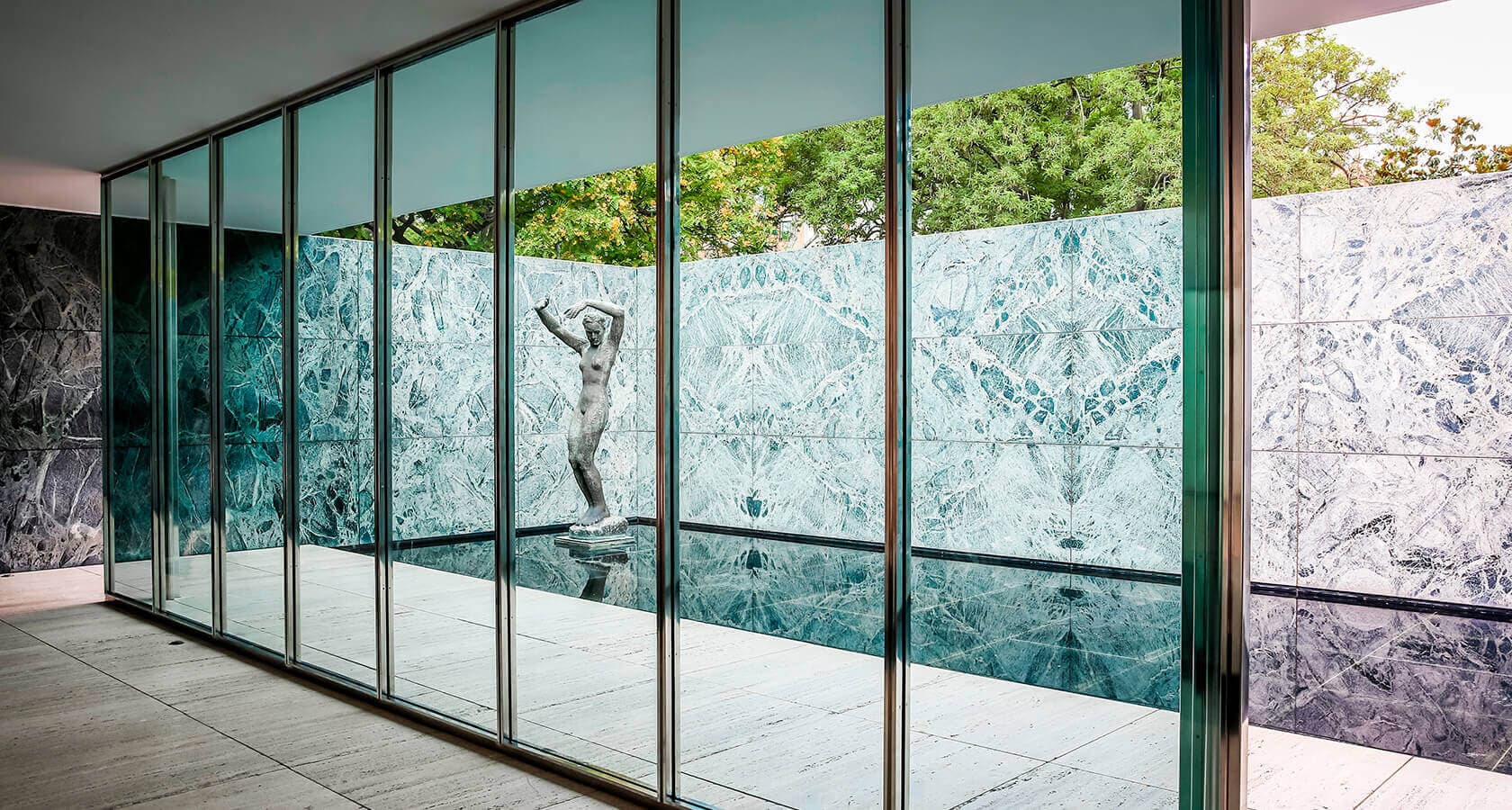 米斯·凡·德罗展馆