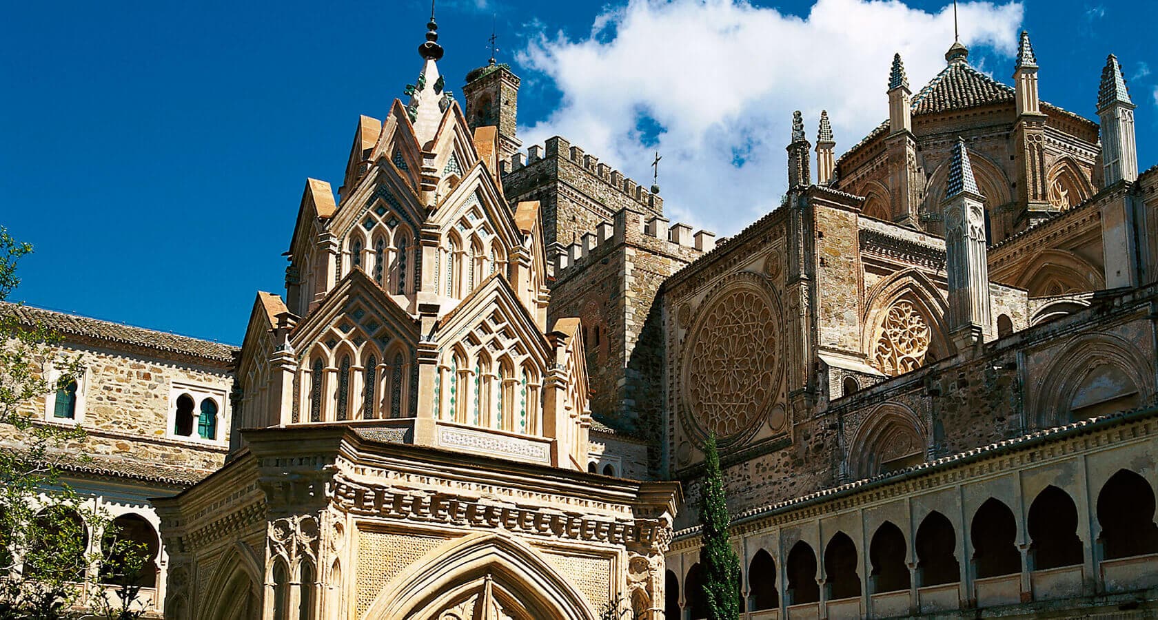 皇家瓜达卢佩圣玛利亚修道院