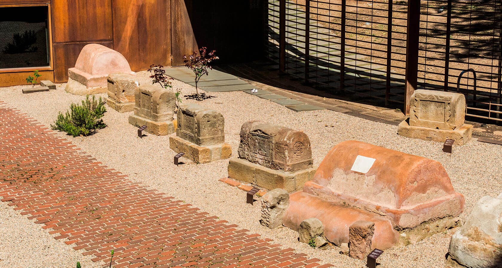 古罗马墓园遗址