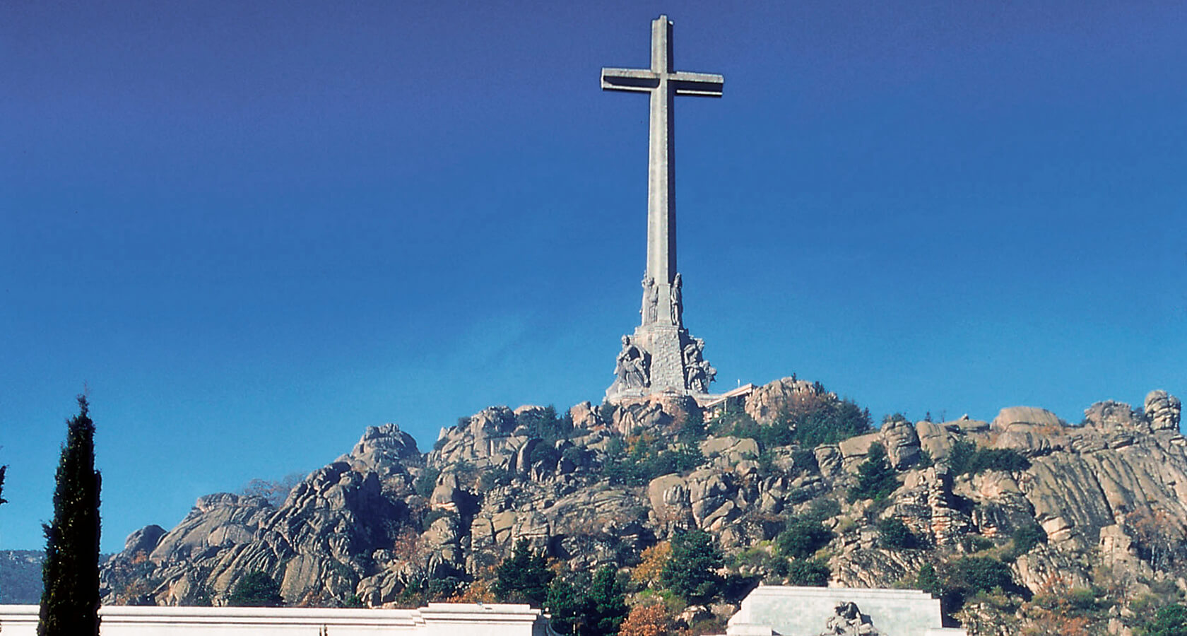 圣十字烈士谷修道院